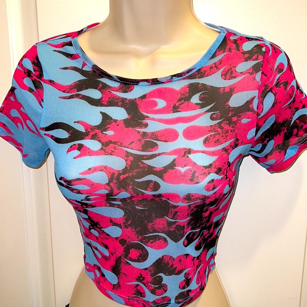 New Mesh Crop Top - Picture 3 of 5